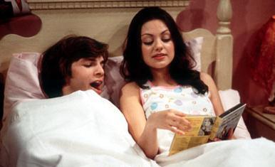 Kelso et Jackie dans un lit